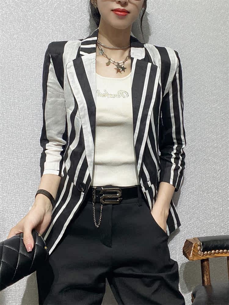 条纹炸街小西装外套女春夏新款休闲七分袖竖条纹小西服上衣潮