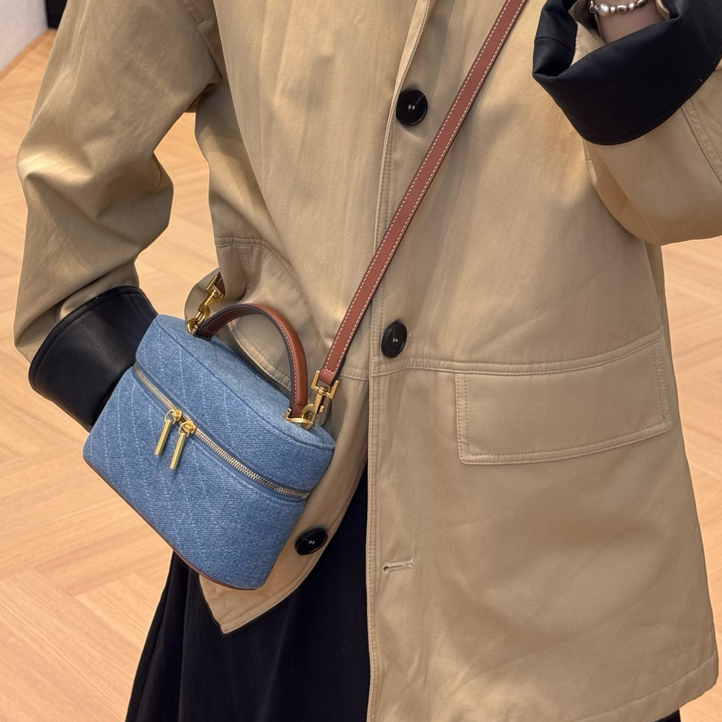 牛仔包包女2026春季新款学院风盒子包时尚高级感手提包休闲斜挎包