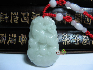 天然A货翡翠玉虎吊坠挂件项链儿童男女礼物