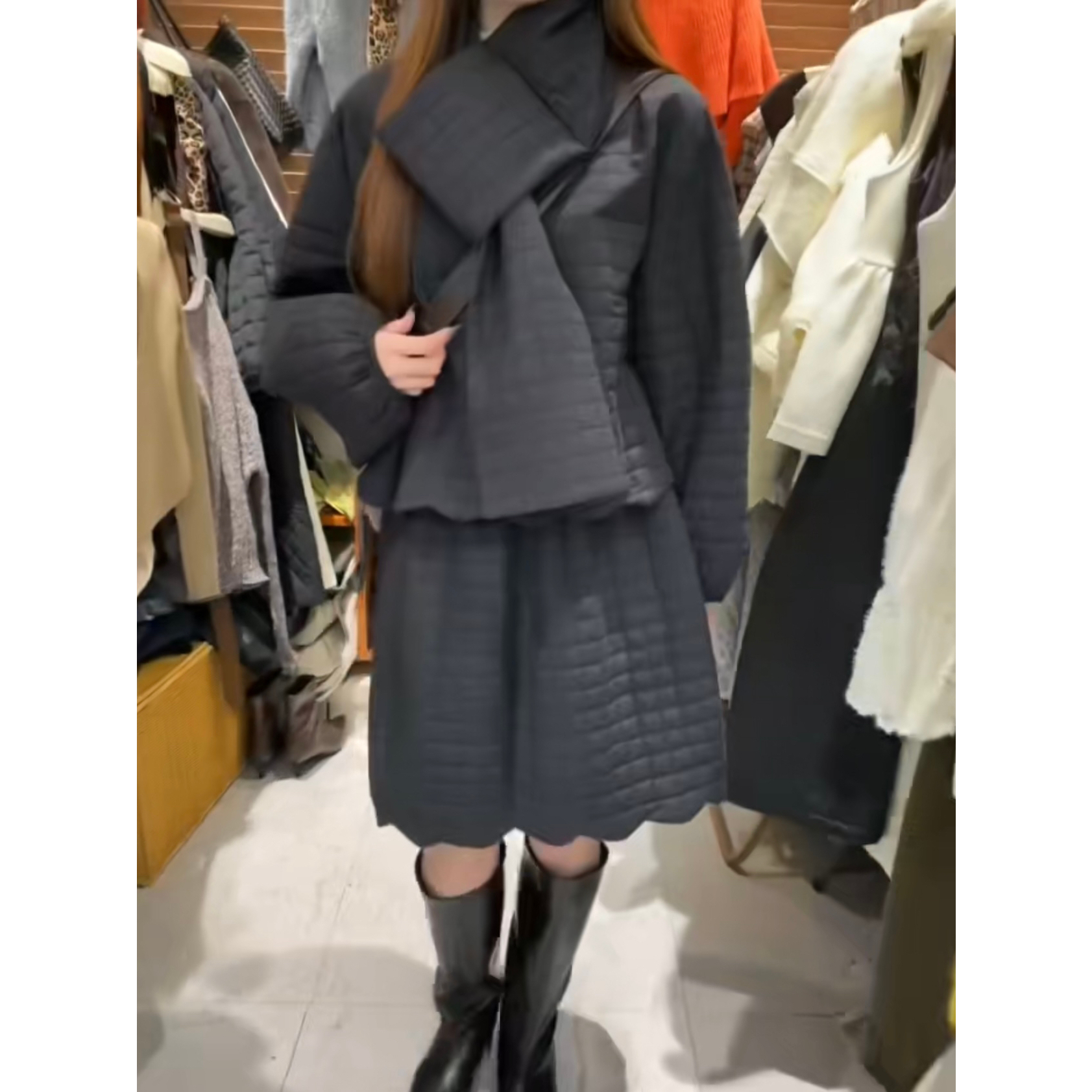 夹棉花边长袖棉服+半身裙+围巾