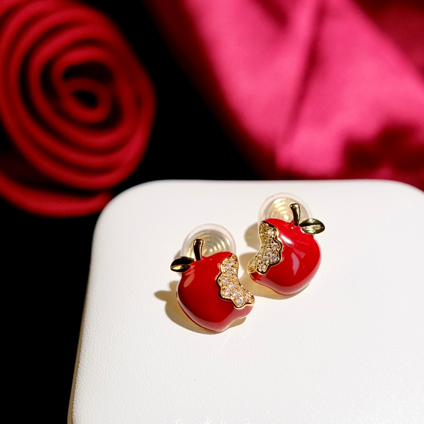 耳畔知更｜圣诞红苹果精致可爱少女镶钻酒红色无耳洞耳夹耳钉耳饰