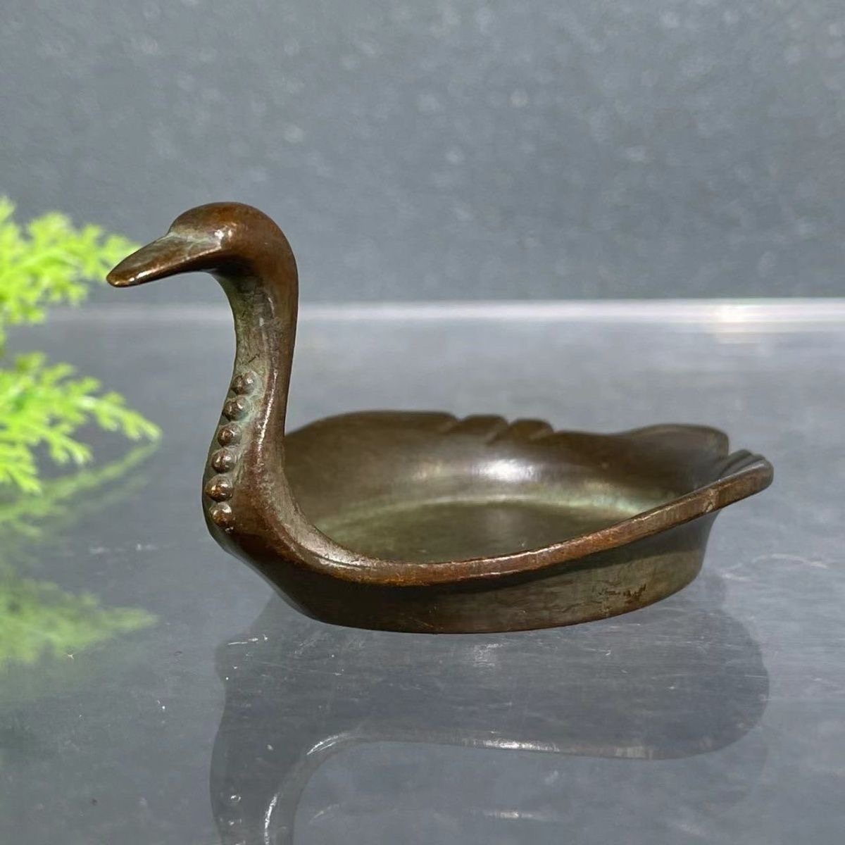 古玩铜器实心老铜小天鹅笔洗笔架天鹅碟茶宠家用桌面装饰文房摆件