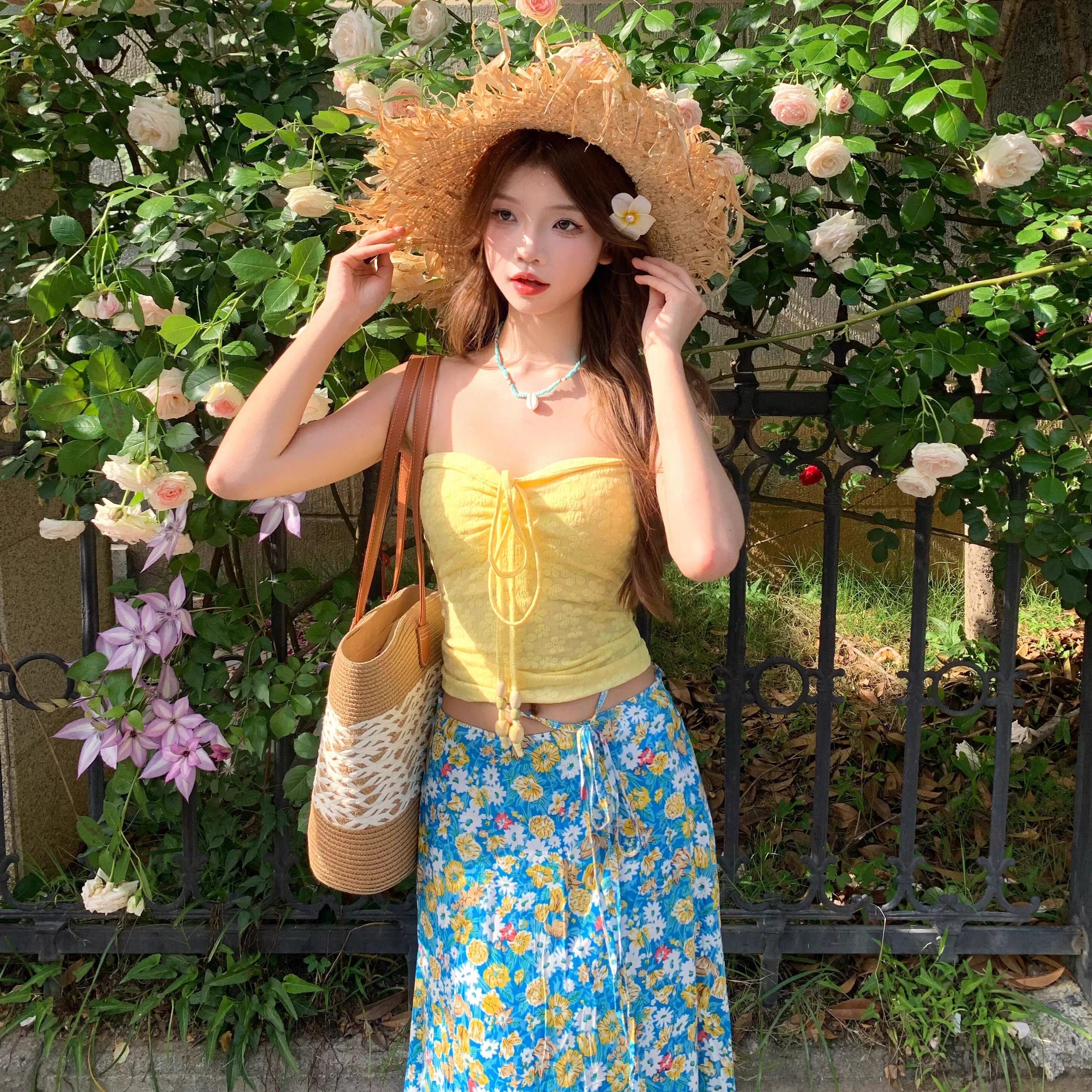 泰国海边旅游拍照度假沙滩裙套装女黄色抹胸上衣碎花半身裙两件套图片