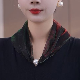 2025炫彩贝珠脖颈小丝巾春秋新款百搭三角巾渐变气质出游围巾护颈