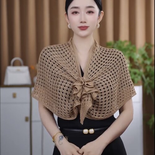 新款时尚百搭镂空女士夏季防晒冰丝披肩空调房适用亮片三角巾气质