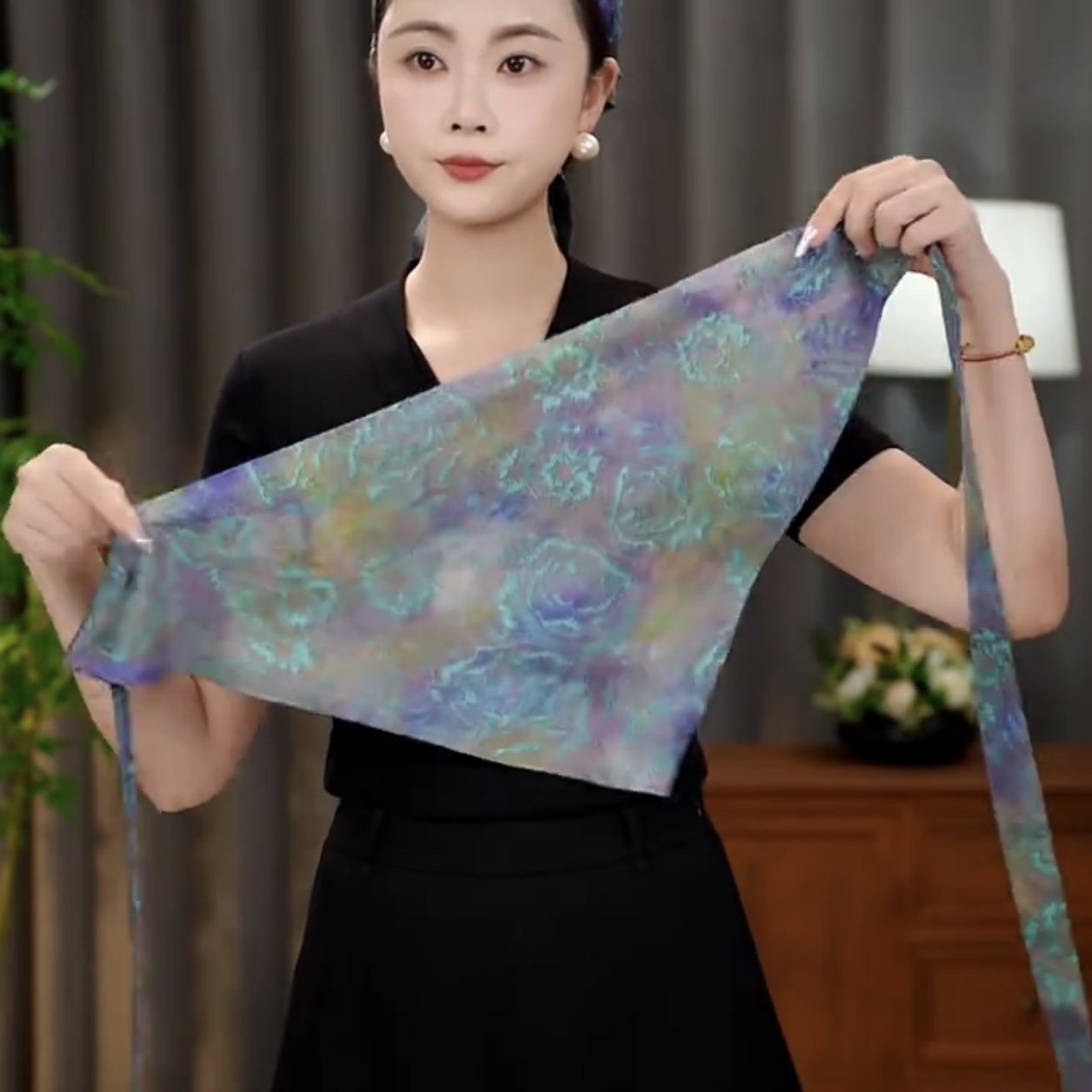 【蝶舞】罗纹缎三角巾印花国风复古百搭时尚气质女士围巾民族风