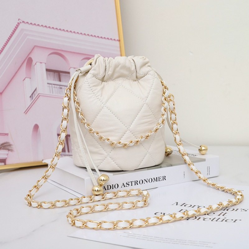 真皮水桶包小包小香风金球链条高级女菱格腰链新款牛皮斜挎包9906,箱包皮具/热销女包/男包,水桶包,淘宝优惠券,粉丝福利购,淘宝优惠卷