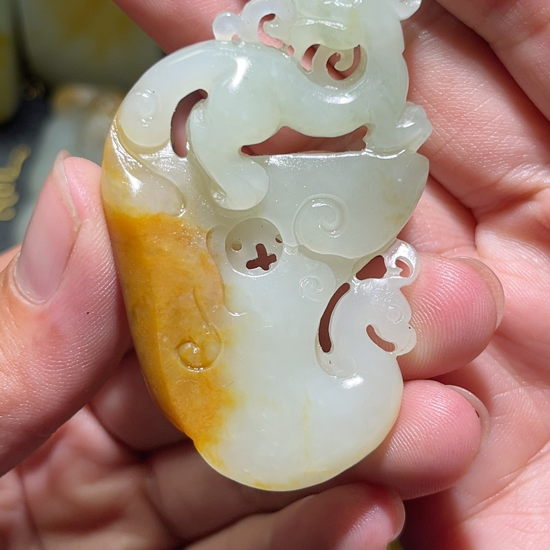 籽料仿古龙凤牌籽料
