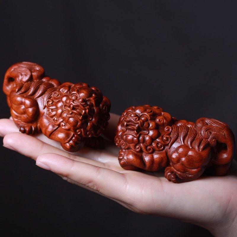 小叶紫檀木手把件 赞比亚血檀木雕狮子戏球摆件红木文玩茶宠把件