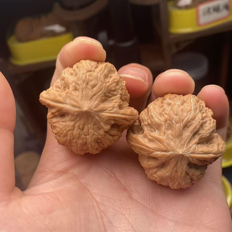 配对铁锤妹妹,文玩圈“铁娘子”,上手自带气场