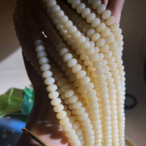 厂家108颗奶黄玉化菩提根手链 奶黄算盘珠佛珠念珠