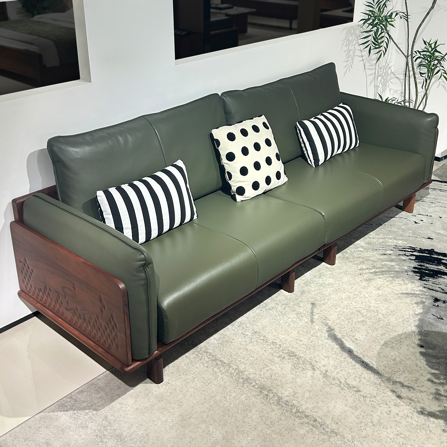 现代简约全实木沙发客厅家用直排三四人位真皮羽绒沙发小户型新款