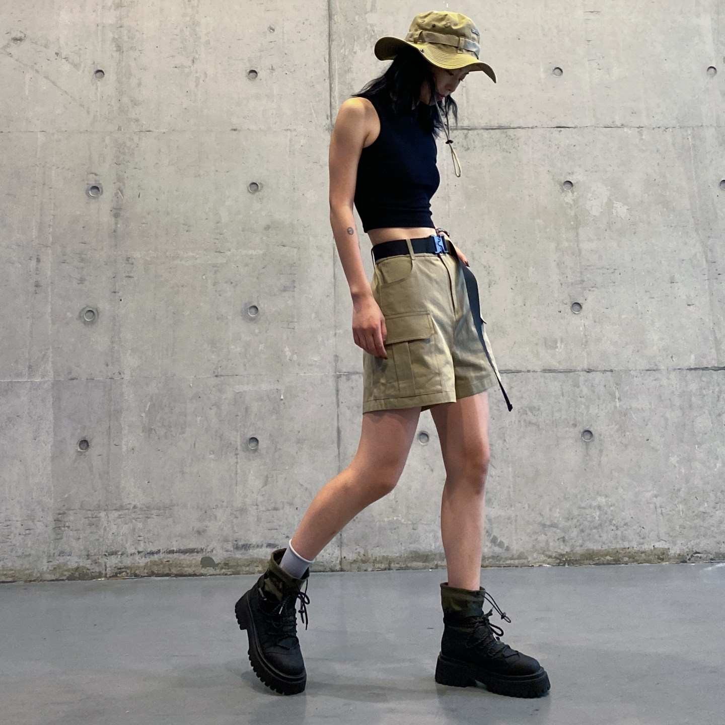 工装短裤女外穿2026新款夏薄款a字高腰显瘦小个子五分户外酷飒风图片