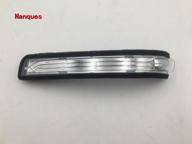 奔驰适用b级转向灯后视镜倒车镜