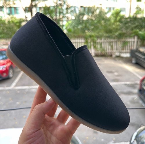 裕福华一脚伸懒人加绒棉鞋柔软防滑。