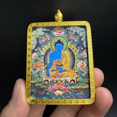 手绘描金唐卡吊坠药师佛嘎乌盒吊坠旅游景区文创佛牌挂坠