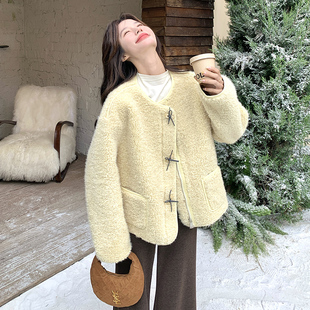 P185 C67 奶黄蝴蝶扣皮毛一体 K268 首发现货