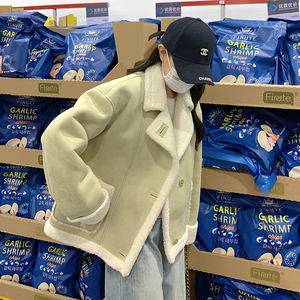 超好看绿色短款立领羊羔毛外套女秋冬2025新款麂皮绒皮毛一体夹克图片