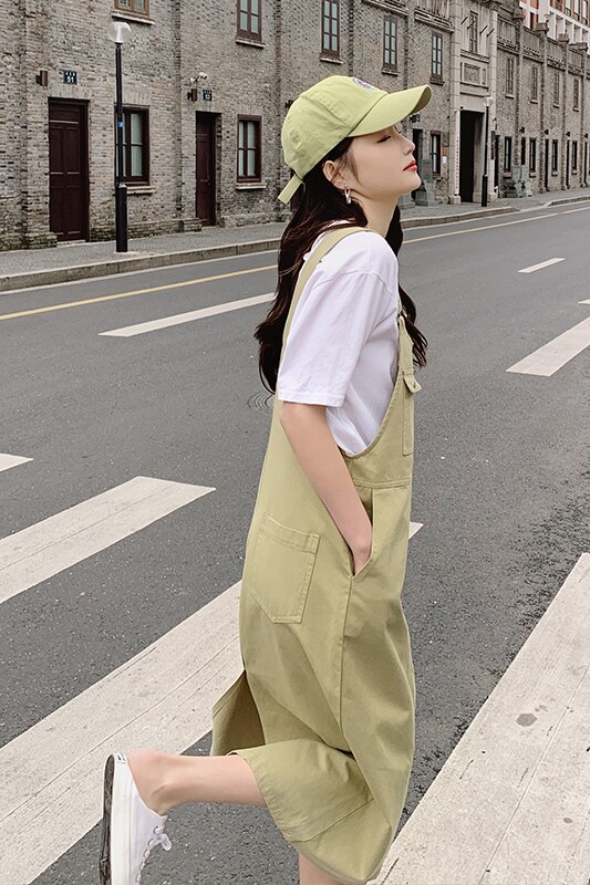 韩系减龄牛油果绿背带裙女夏2025春秋季新款设计感宽松吊带连衣裙,女装连衣裙,浙宝113