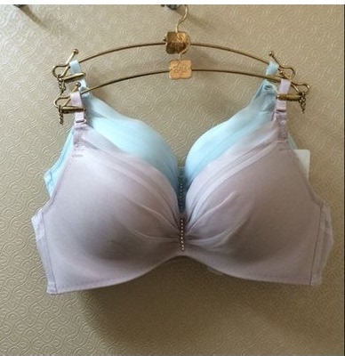 伊维斯透气网纱立体光面文胸现货