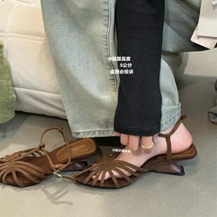凉鞋版!中古风棕色绒面镂空方头凉鞋女坡跟慵懒风日常百搭女鞋