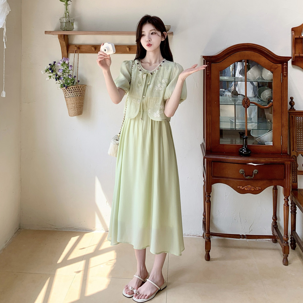 甜美减龄刺绣系带马甲连衣裙两件套女2025夏季新款设计感叠穿套装,女装连衣裙,艾艾淮淮