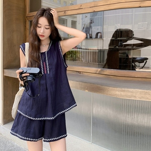 休闲减龄牛仔刺绣衬衫短裤套装女夏2025新款小个子两件套ootd穿搭,蓝白条纹衬衫如何搭配下装图片