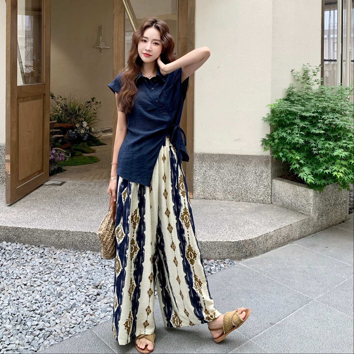 松弛慵懒感穿搭衬衫套装女夏超火好看轻熟小众不撞款阔腿裤两件套,女装套装/套裙,艾艾淮淮