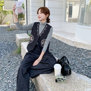 深蓝色复古刺绣马甲淡人套装女2025秋季简约风打底衫阔腿裤三件套图片