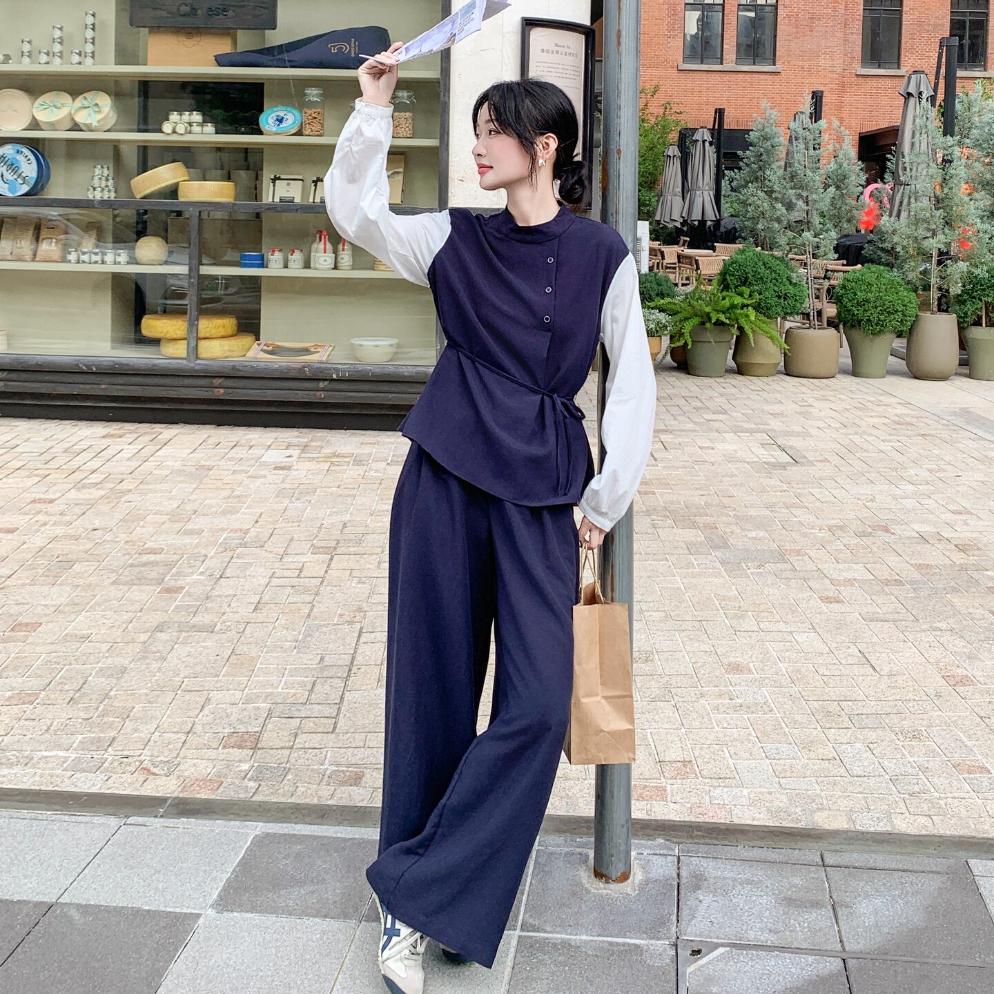 2025秋季新款深蓝色设计感拼接上衣淡人套装女宽松阔腿长裤两件套,女装套装/套裙,艾艾淮淮