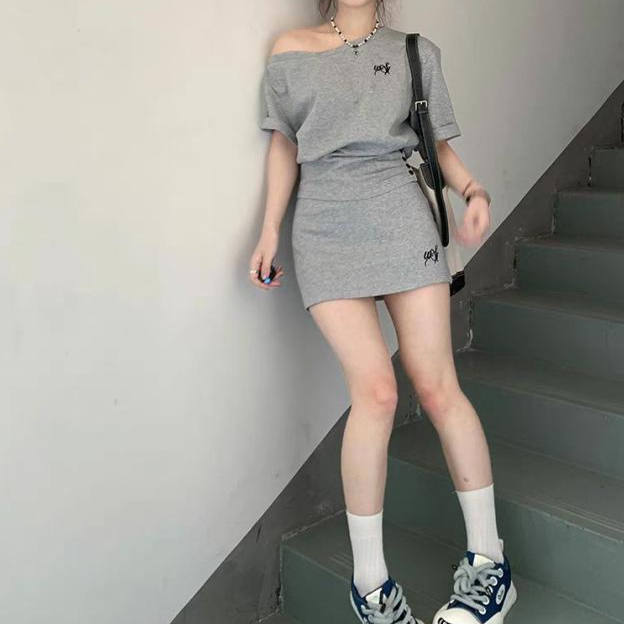 韩系休闲运动套装女夏季高级感斜领露肩短袖上衣包臀短裙两件套潮
