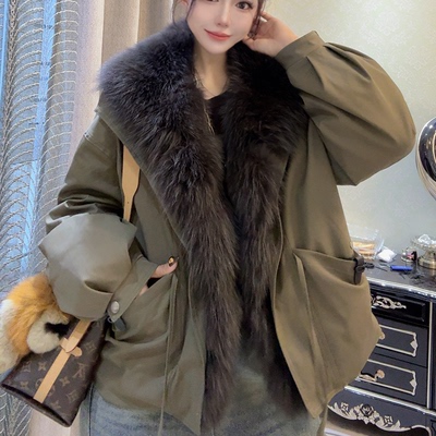 军绿色狐狸毛领派克服女可拆卸