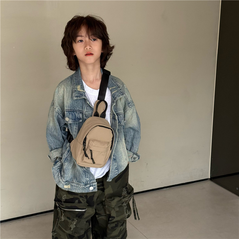儿童斜挎包男童包包小挎包新款胸包男孩中大童背包休闲户外零钱包