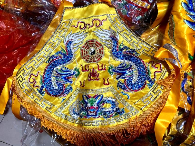 精品龙款钩金绣龙肚兜均码绣品佛像肚兜金童玉女哪吒肚兜