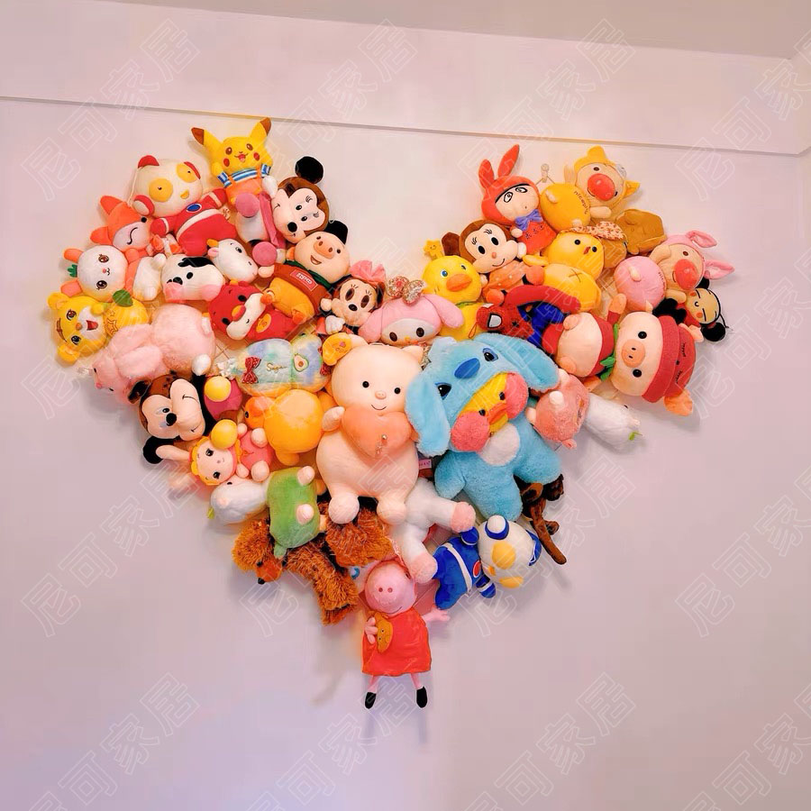 抖音心形娃娃墙上固定收纳架子毛绒玩具挂架铁艺网格网红店铺装饰