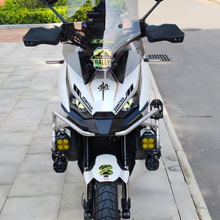 适用升仕368G摩托车车头前风挡贴画K标改装黑眼夜光灯没装饰配件