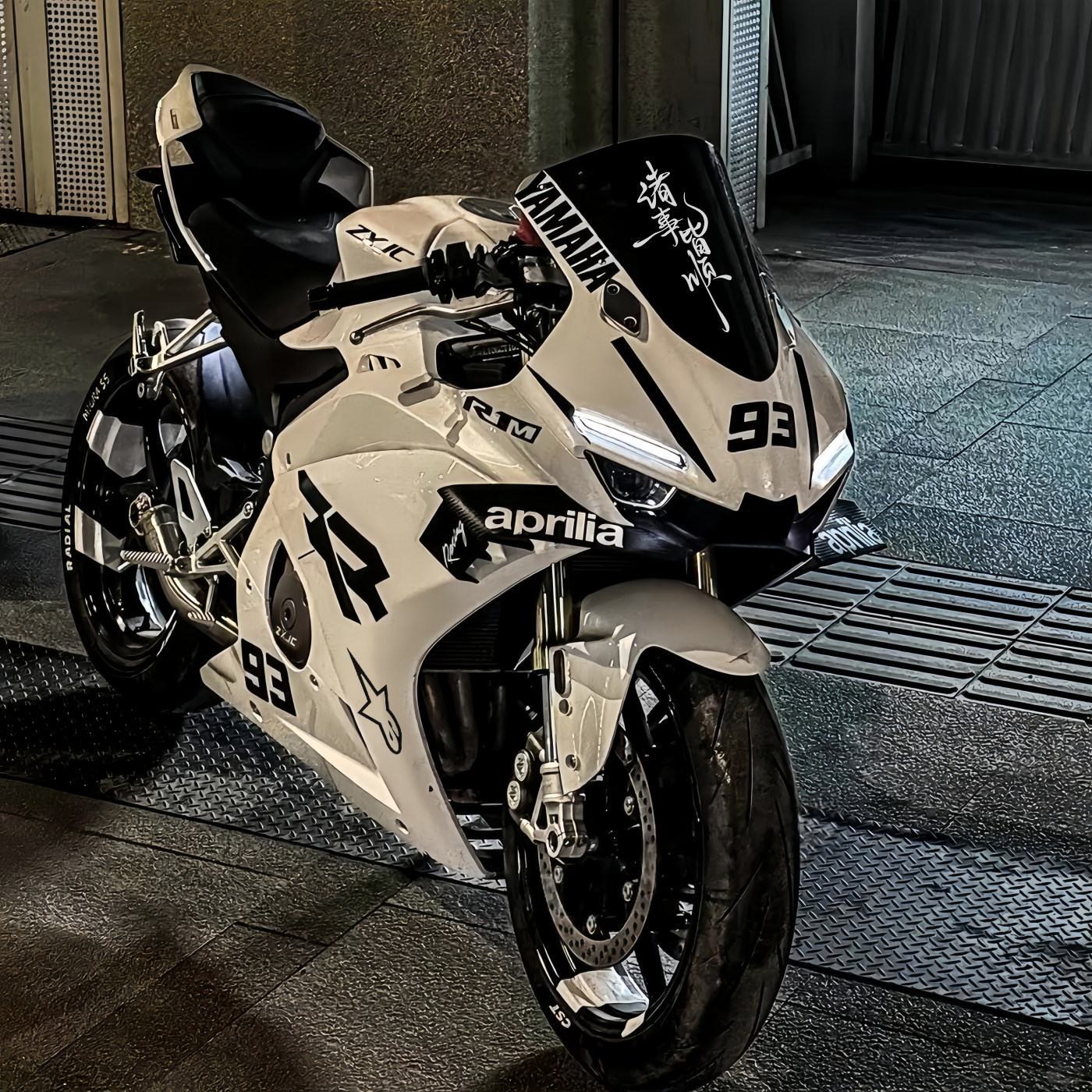 适用张雪500RR/820RR摩托车改装车身个性版画贴纸装饰配件防水贴