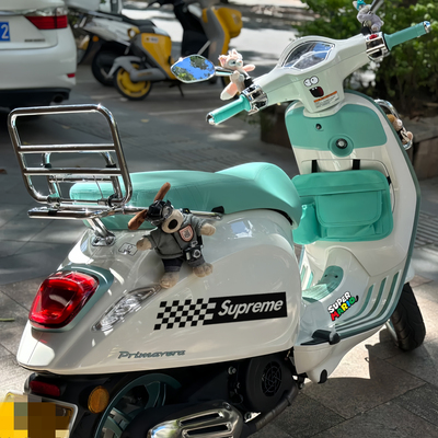 适用24-26款Vespa150春天反光贴