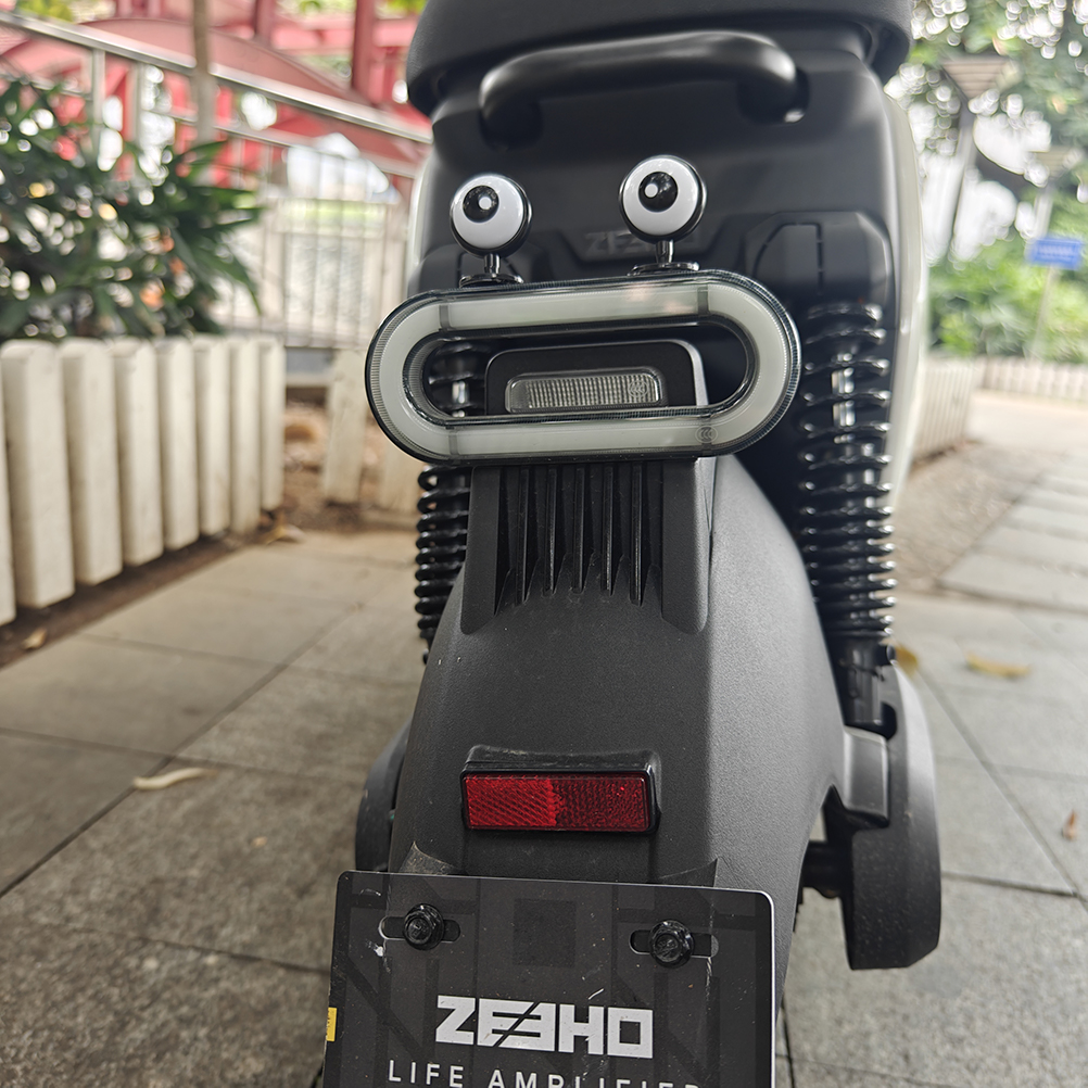 适用极核电动车搞怪眼睛改装摆件