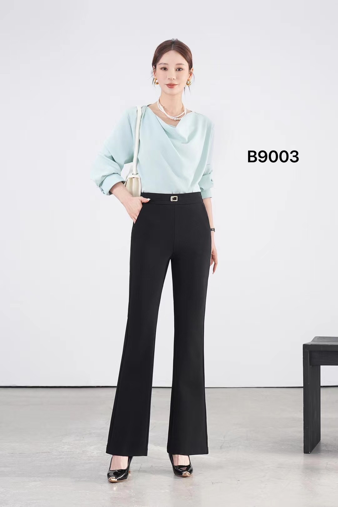 布衣天使2025春新款女裤B9003时尚显瘦筒喇裤松紧腰休闲直筒长裤