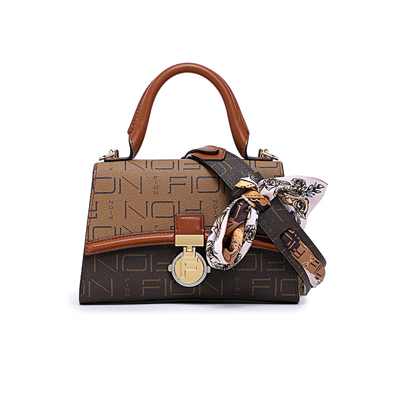 fion/菲安妮包包女2021新款潮时尚百搭 斜挎单肩包faafiwm005cml