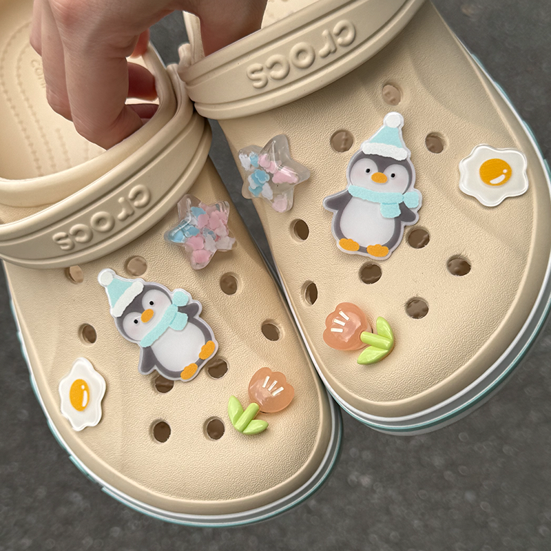 原创搭配亚克力企鹅洞洞鞋鞋花DIY装饰扣适配crocs鞋扣