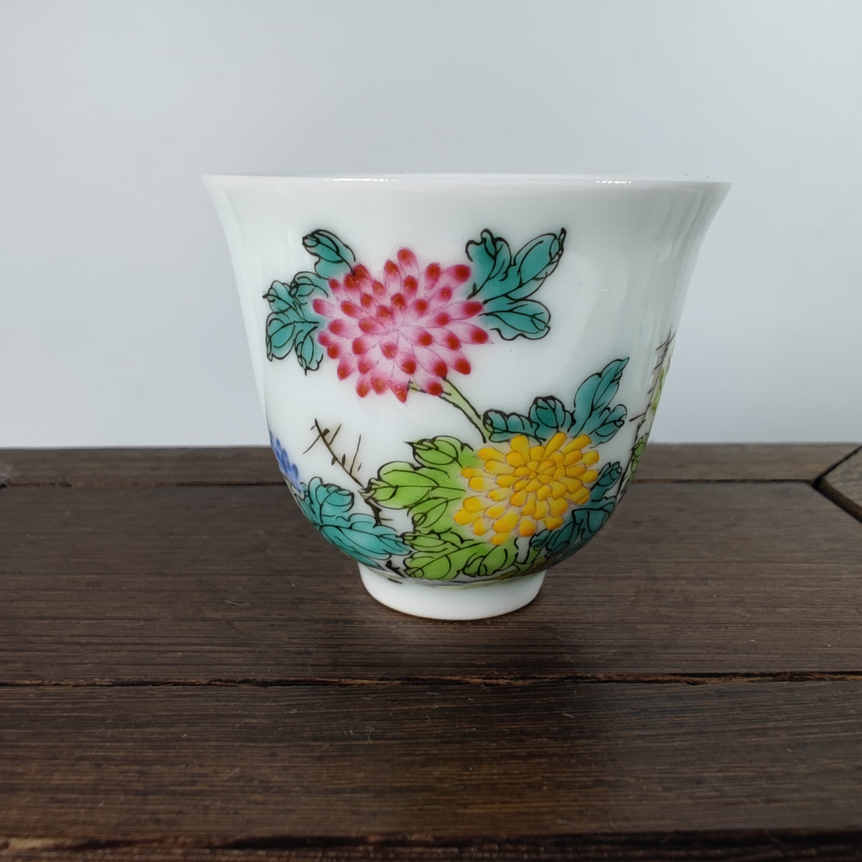 景德镇厂货陶瓷器手拉胚手绘原矿老料珐琅彩秋菊争艳铃铛杯岩茶杯