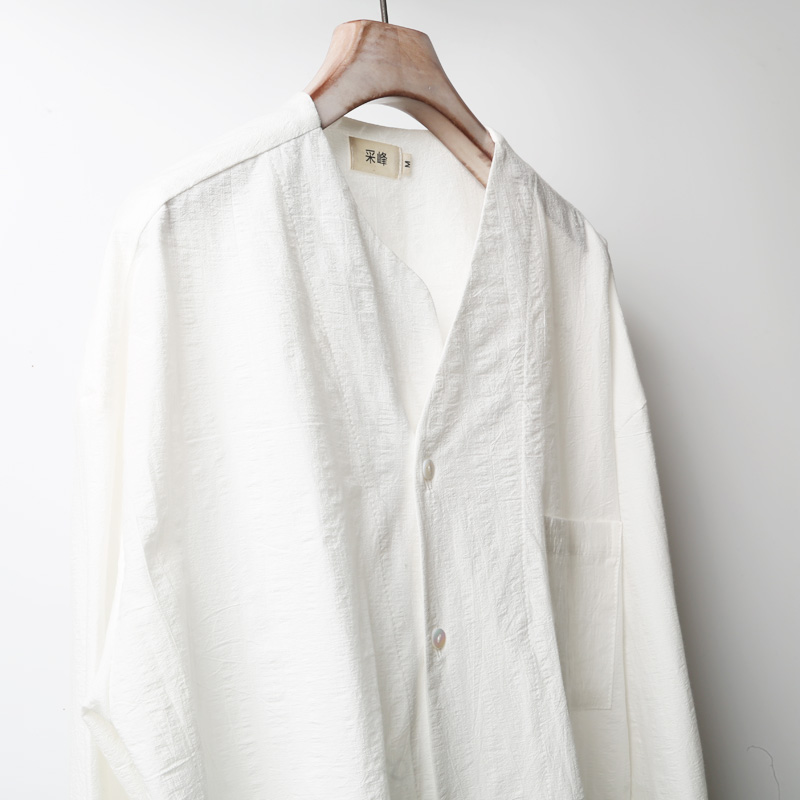 白色衬衫外套男设计感小众肌理麻棉V领高级感潮长袖秋季外穿衬衣