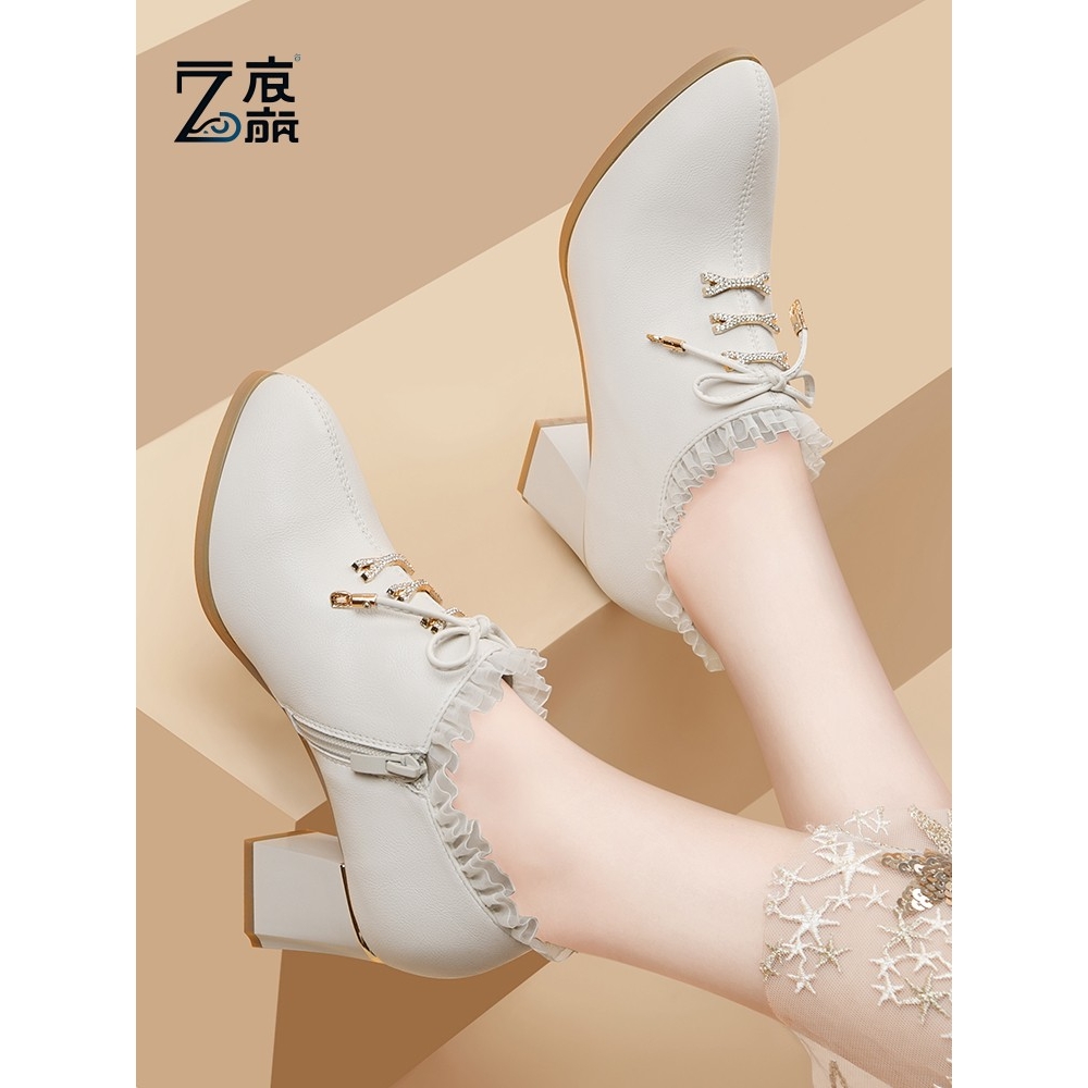 莆田纯原2025新款女鞋春夏鞋子女士皮鞋中跟蕾丝高跟鞋粗跟百搭米