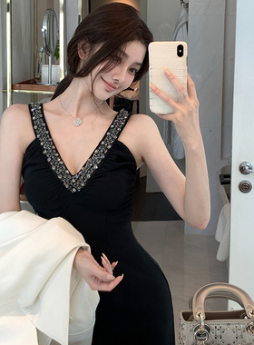 韩雨嘉【Rosaline】复古黑色v领钻链西装裙气质感包臀显瘦连衣裙