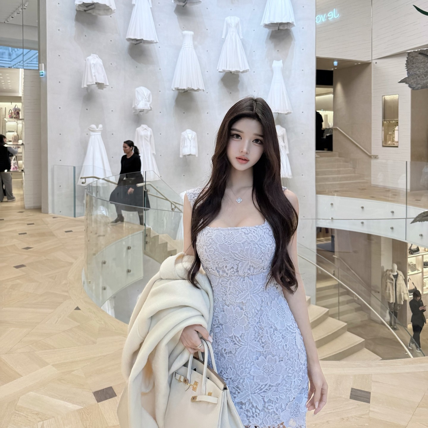 重工水溶蕾丝收腰包臀连衣裙