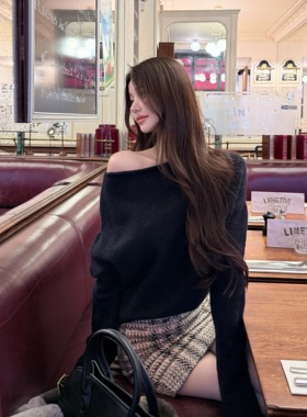 韩雨嘉【波恩美术馆】含羊毛混纺 多穿法亲肤松软针织毛衣