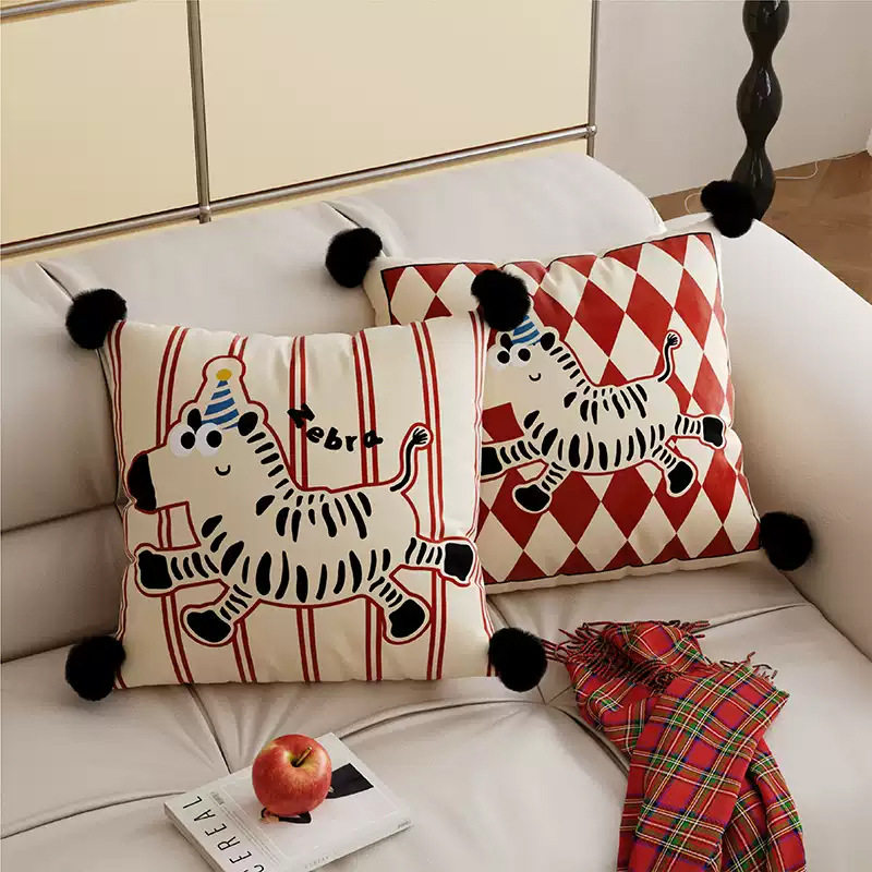 喜庆红色马年抱枕客厅沙发2026新年新款靠枕床头飘窗车载靠枕靠垫