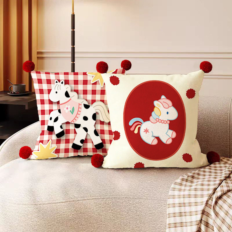 2026马年新款卡通可爱小马抱枕新年客厅沙发绒靠垫办公室车载靠枕